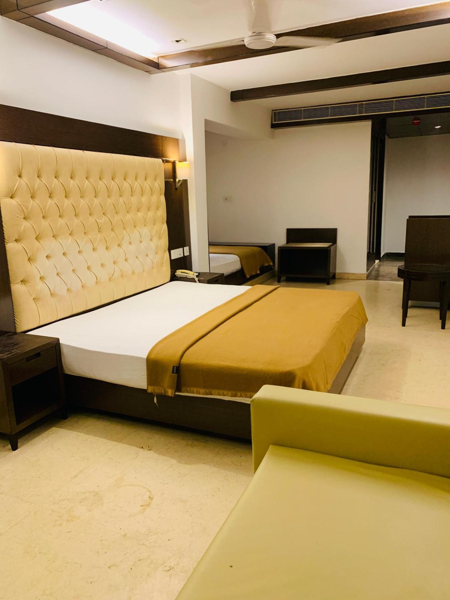 Metropolis Tourist Paharganj Hotel New Delhi