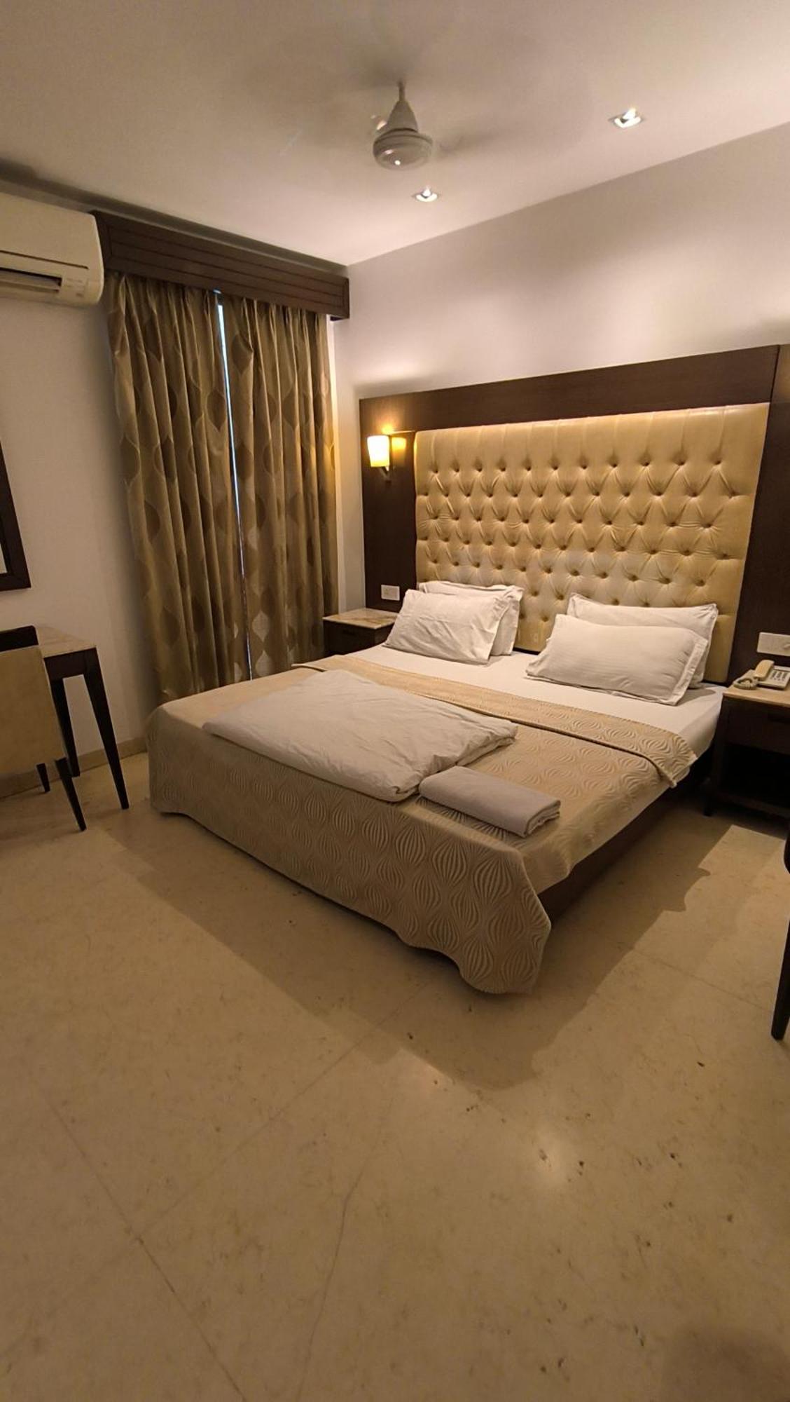 Metropolis Tourist Paharganj Hotel New Delhi