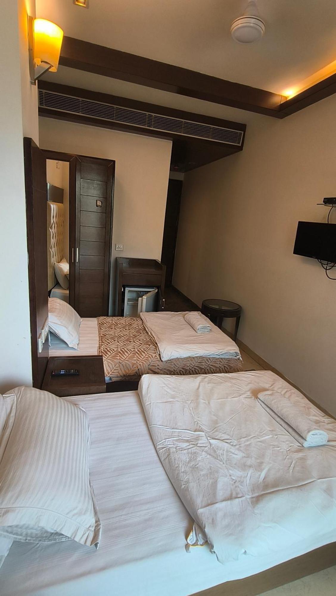 Hotel Metropolis Tourist Paharganj New Delhi